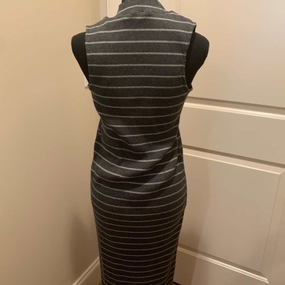 Soft and lightweight maxi dress - Picture 2 of 3